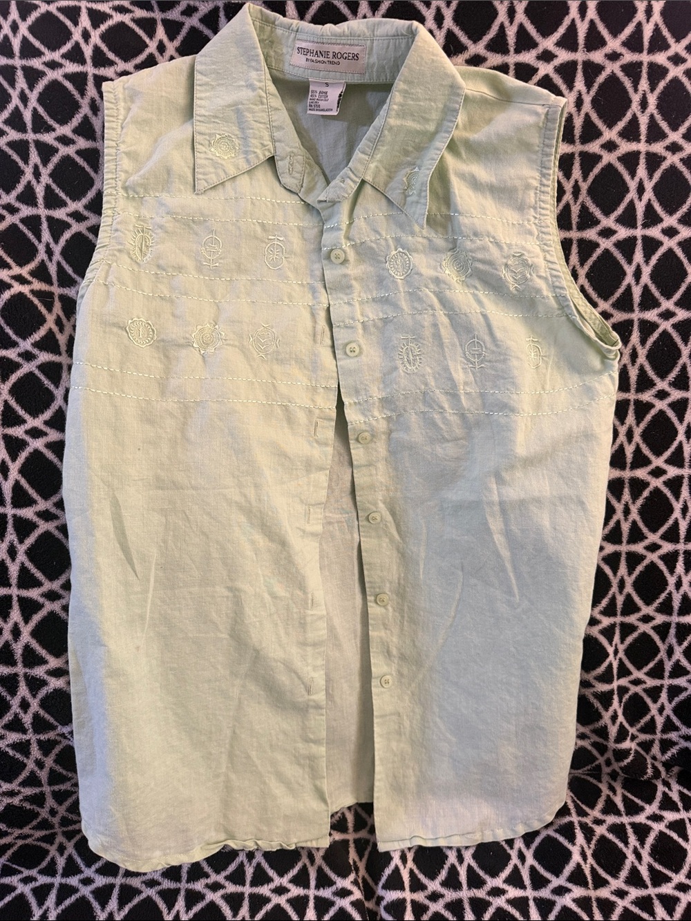Stephanie Rogers Pale Green Sleeveless Button-Down w Embroidered Yoke
